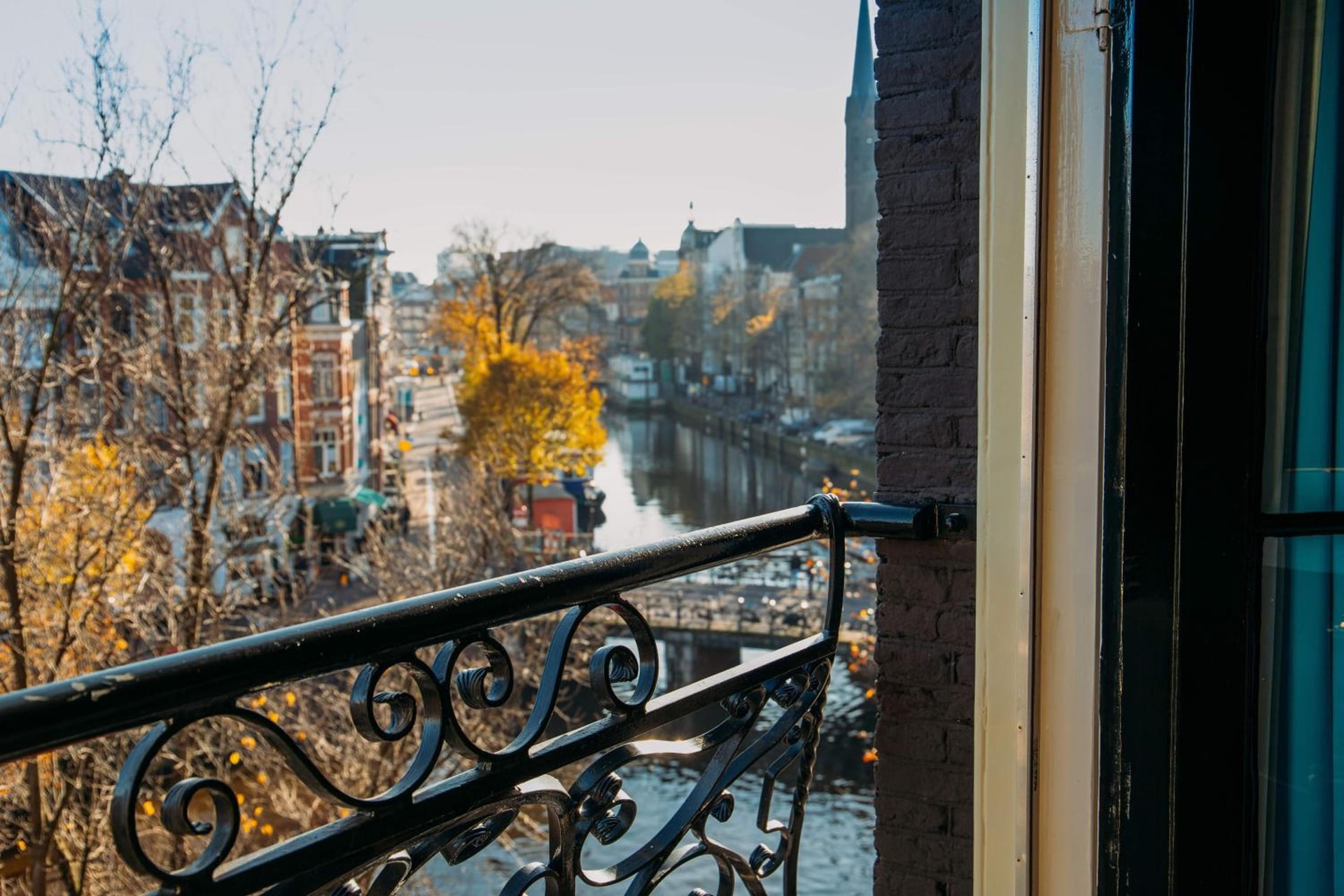 Ambassade Hotel